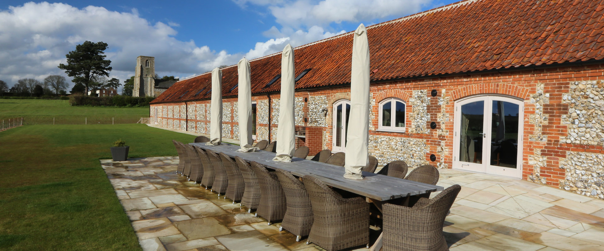 Brazenhall Barns - Outdoor Dining with St Peters