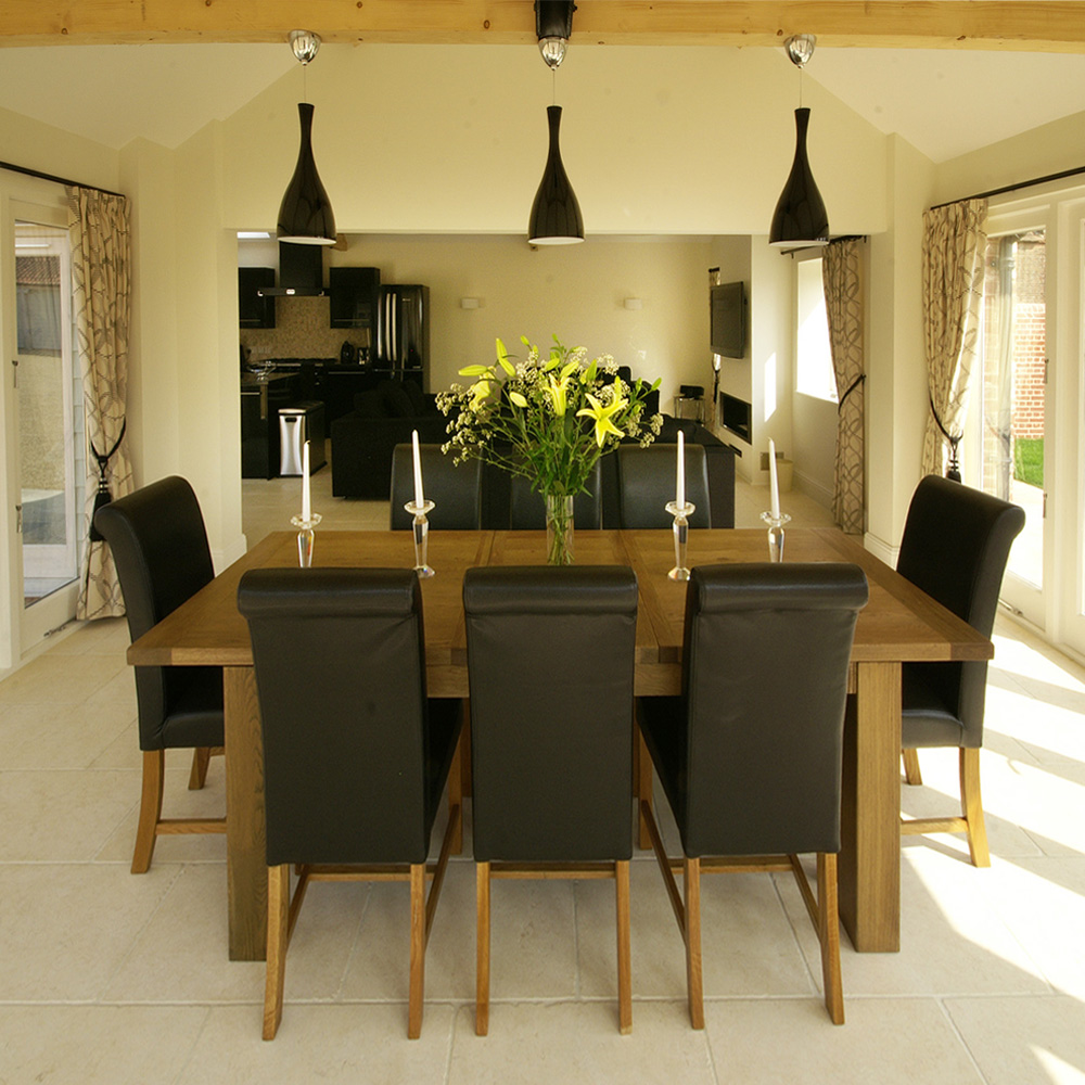 The Lodge - Dining Area