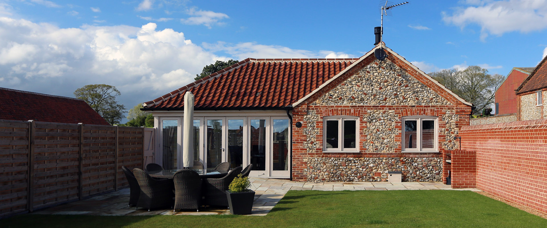 The Lodge - Enclosed Garden